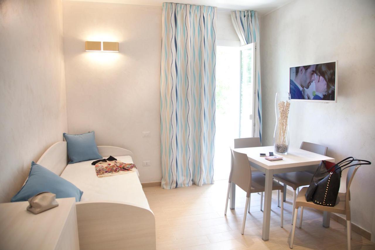 Marina Beach Aparthotel Римини Екстериор снимка