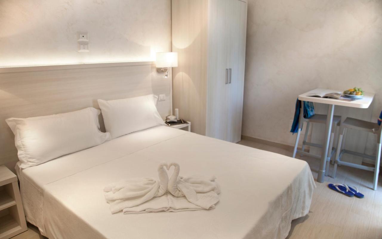 Marina Beach Aparthotel Римини Екстериор снимка