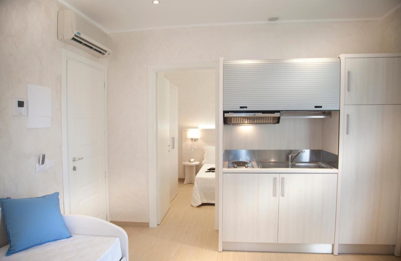 Marina Beach Aparthotel Римини Екстериор снимка
