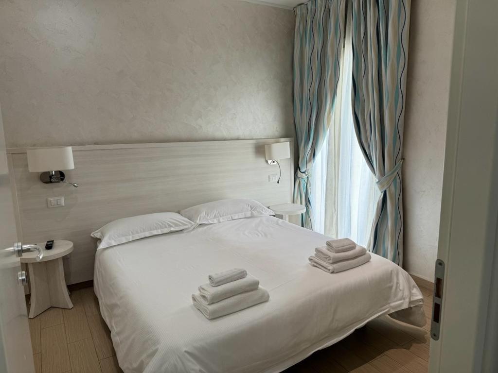 Marina Beach Aparthotel Римини Екстериор снимка