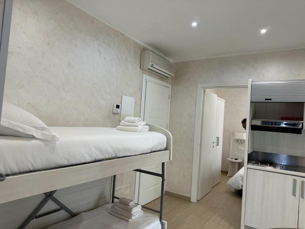 Marina Beach Aparthotel Римини Екстериор снимка